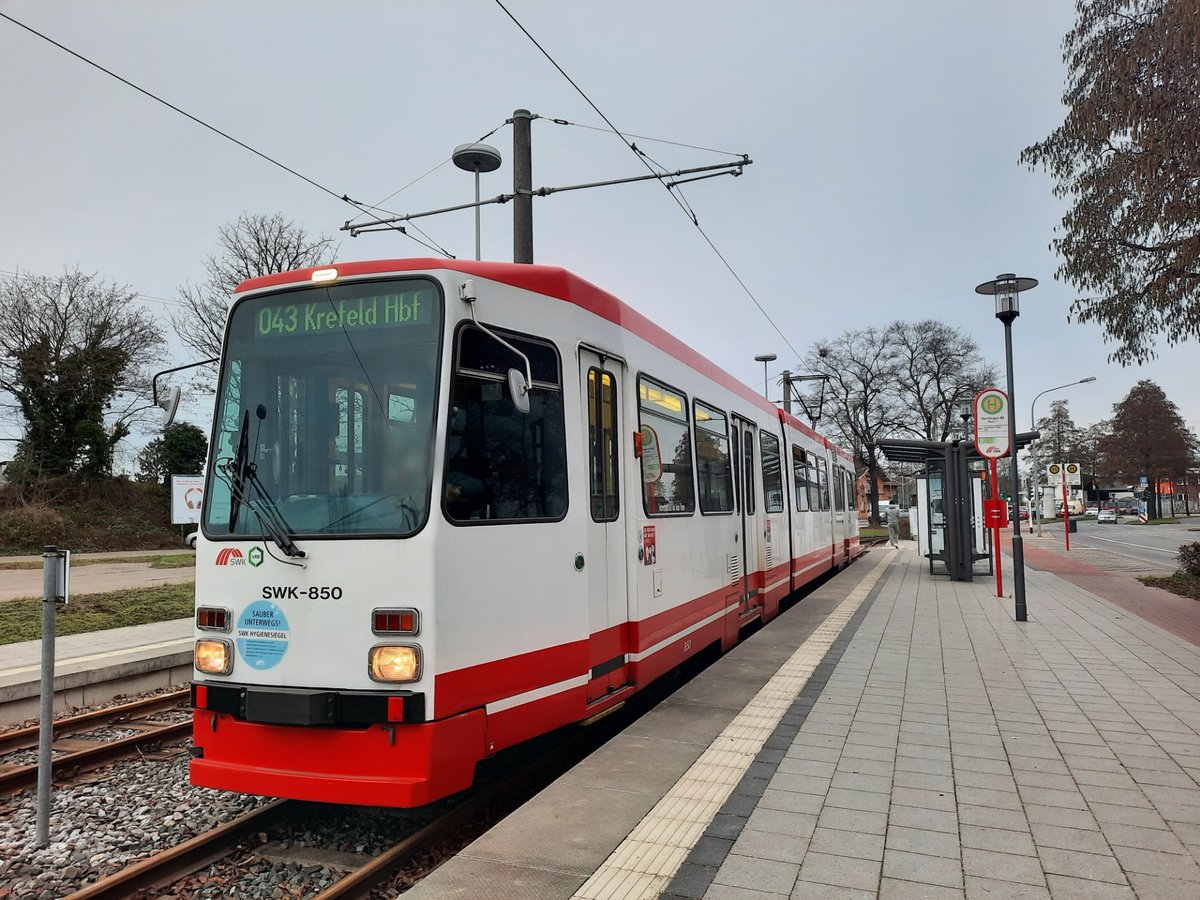SWK 850
Aufgenommen am 16 Januar 2021
Krefeld-Uerdingen Bahnhof